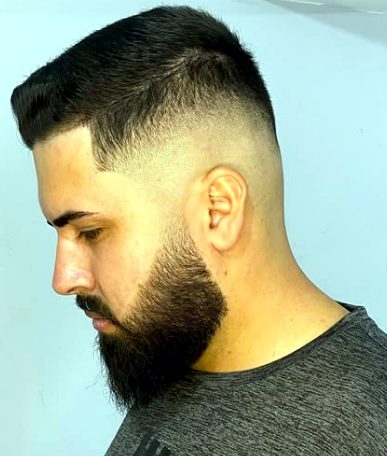 Degradê baixo com barba cheia
