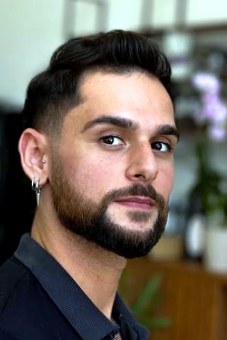 Corte e barba alinhados